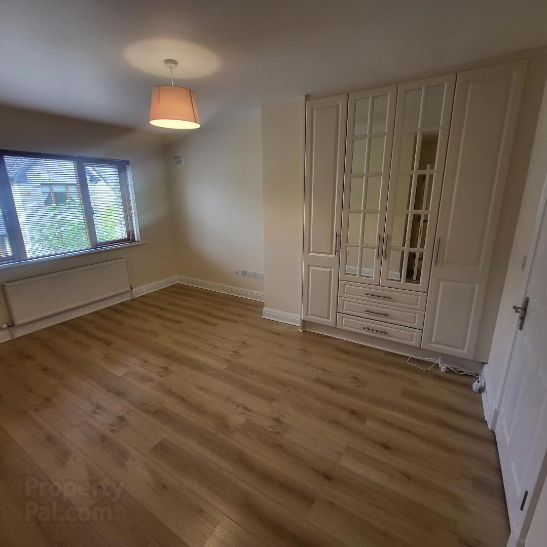 6 Earls Court. Lough Rynn 23 of 31