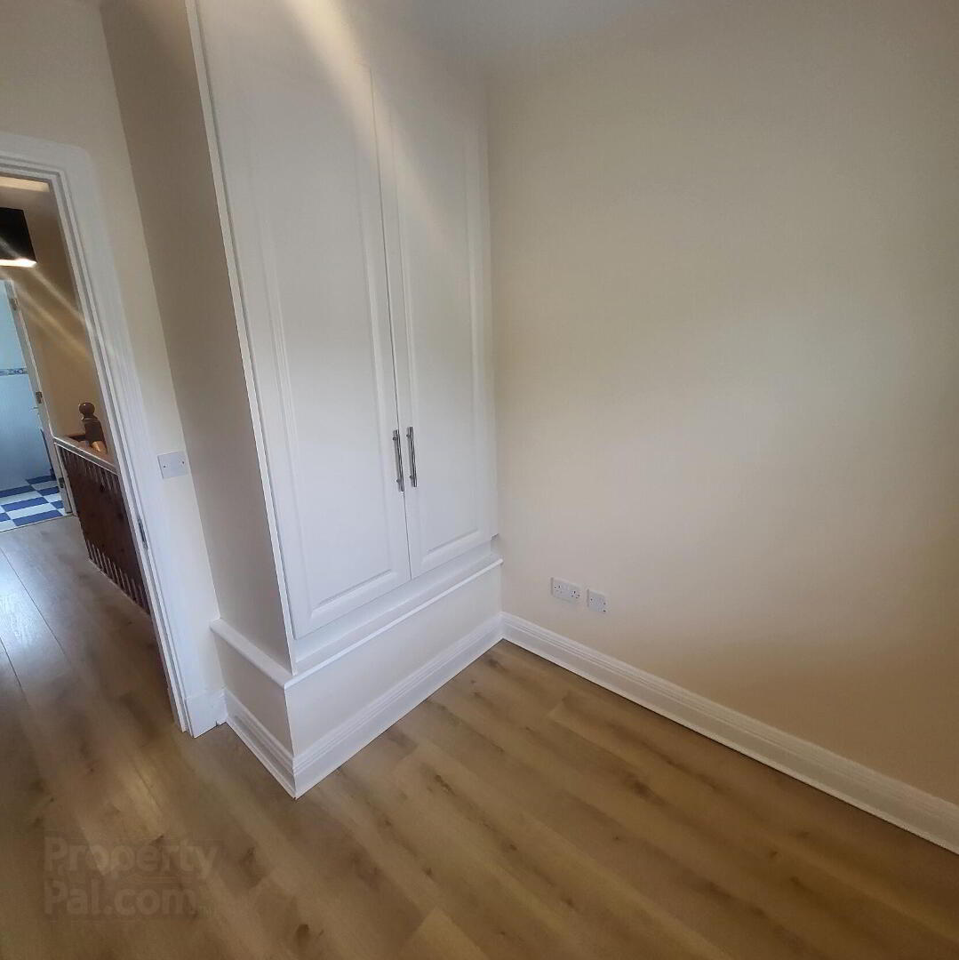 6 Earls Court. Lough Rynn 30 of 31