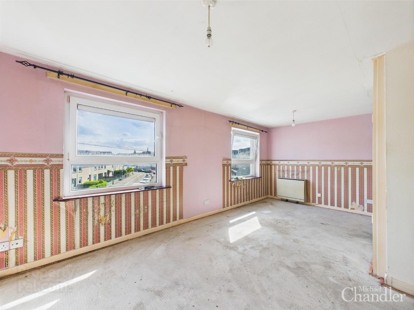 33b Strand Avenue 4 of 11