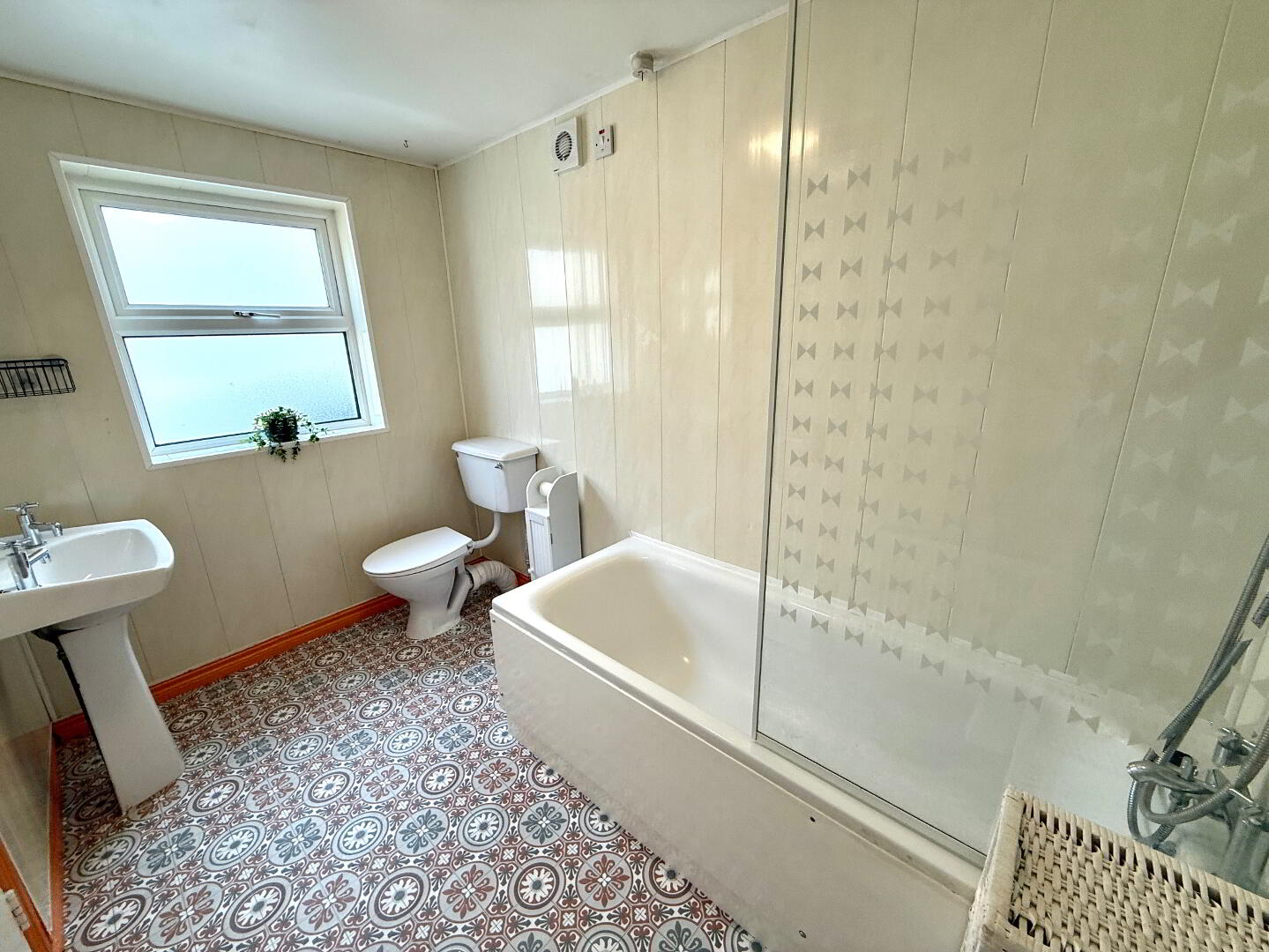 18 Benvarden Avenue 15 of 29