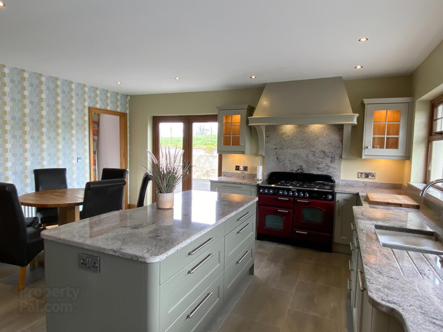 73 Drennan Road 8 of 30