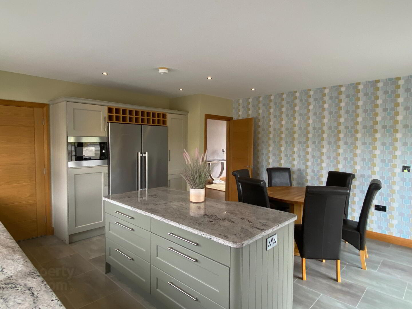73 Drennan Road 9 of 30