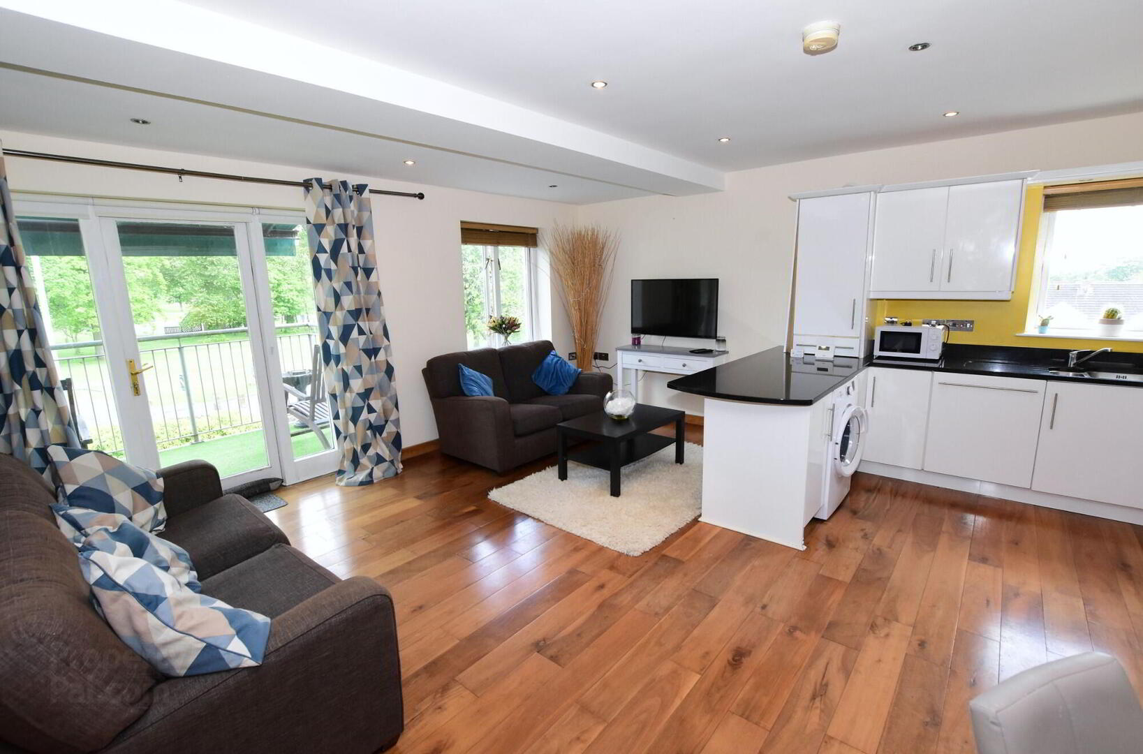 27 Village Court 8 of 22