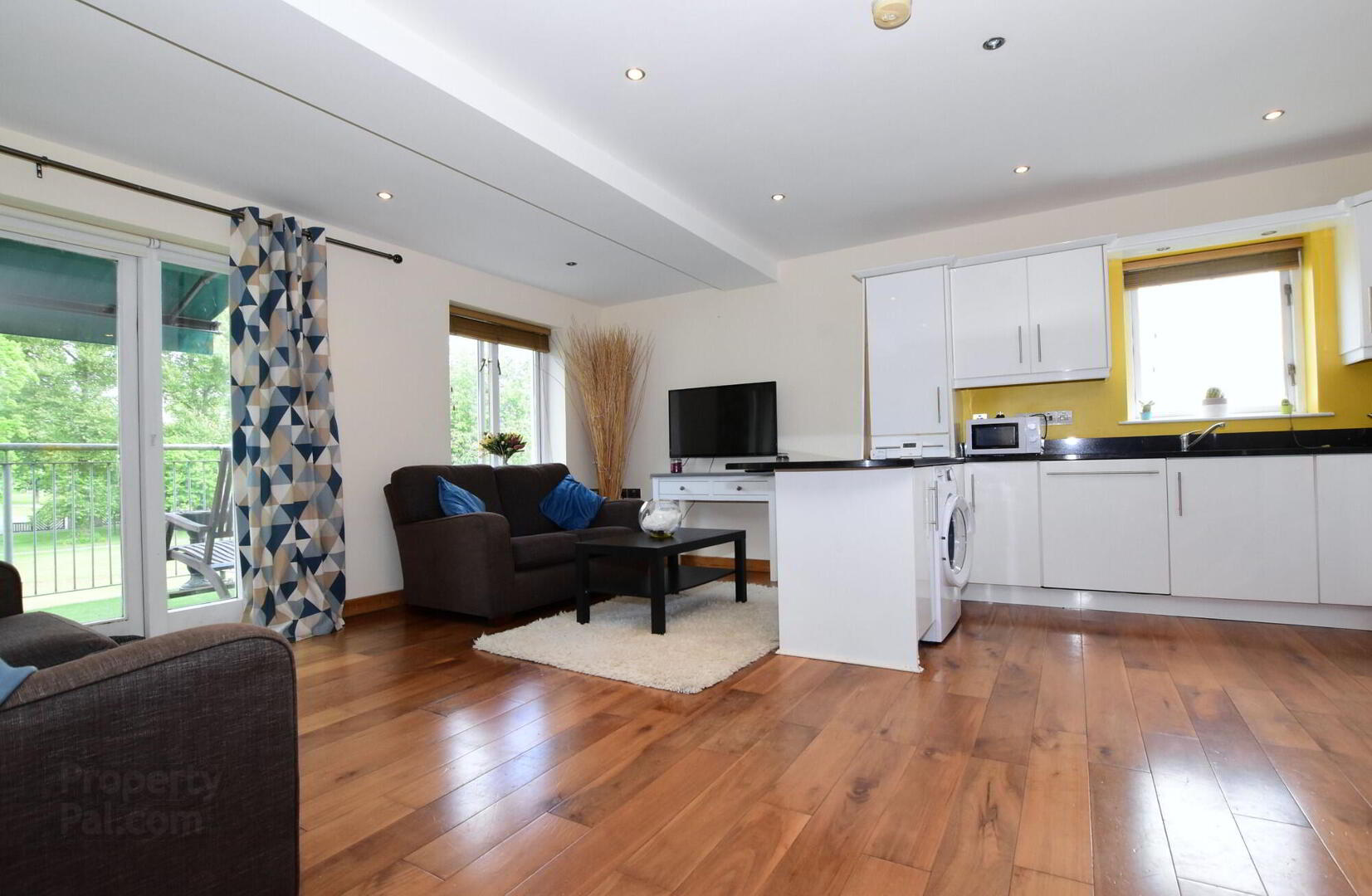 27 Village Court 7 of 22
