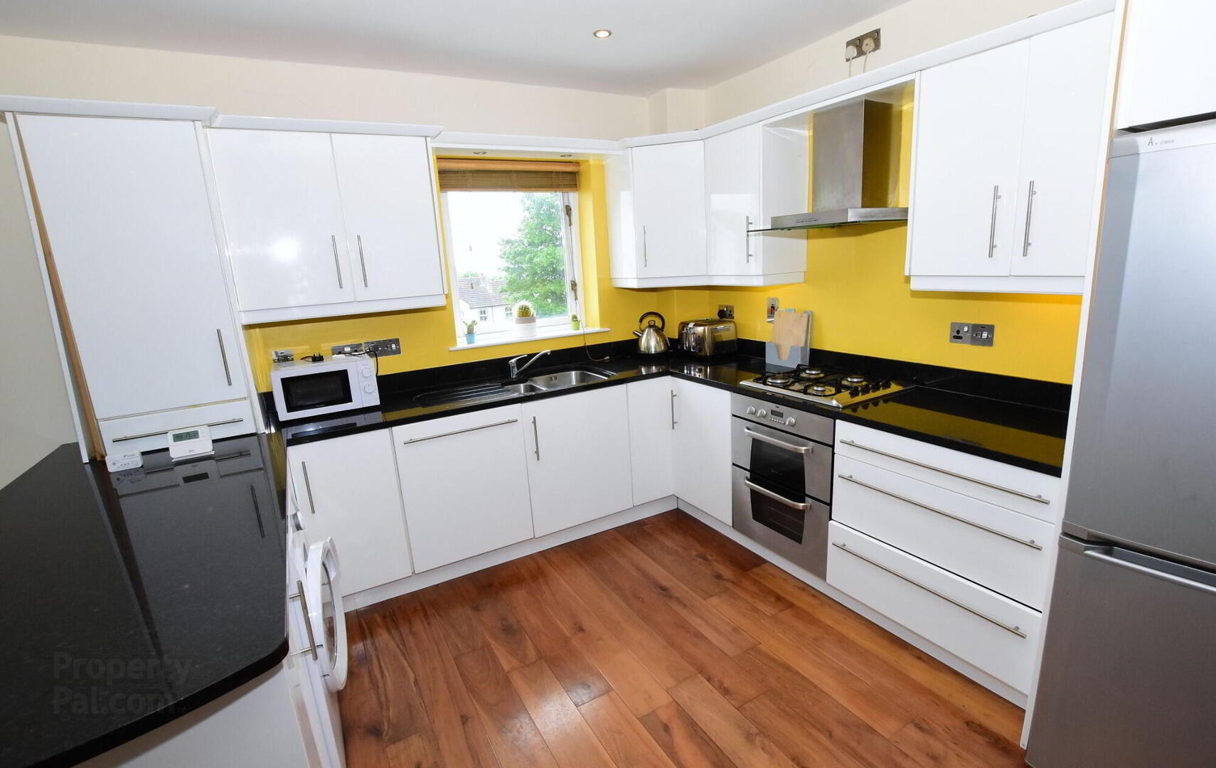 27 Village Court 10 of 22
