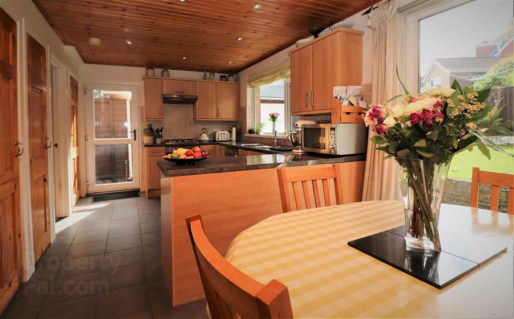 21 Cloverdale Road 5 of 9