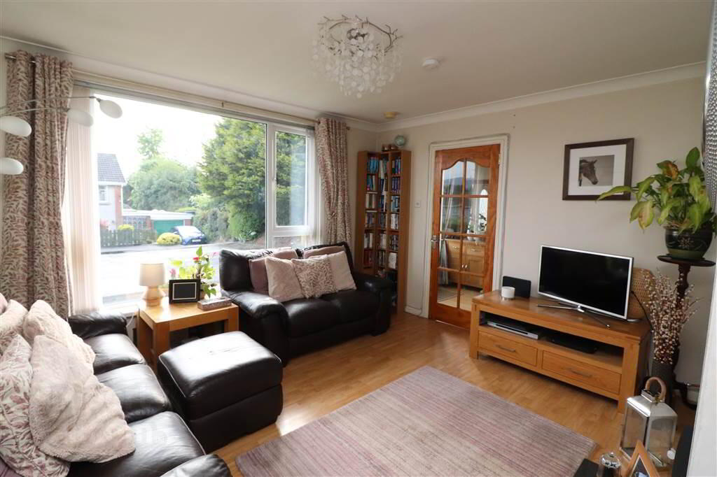 21 Cloverdale Road 3 of 9