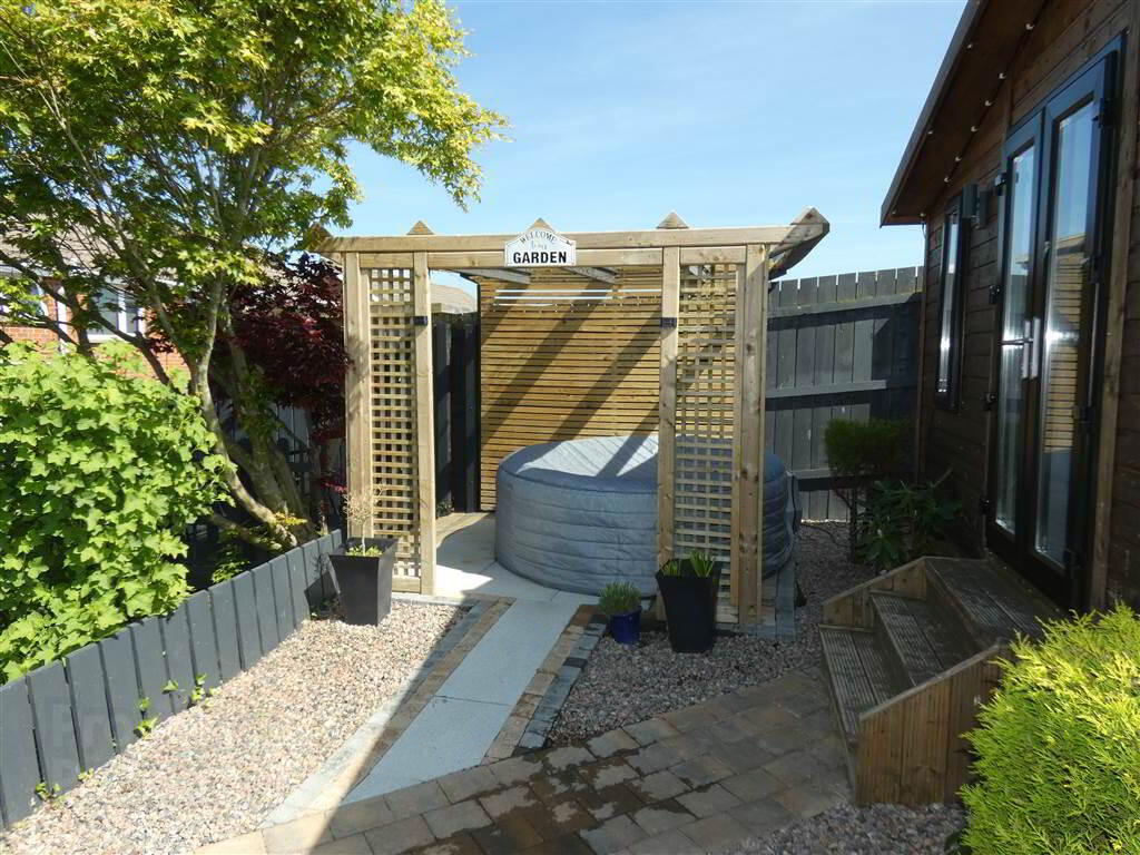 11 Dermott Gardens 28 of 29