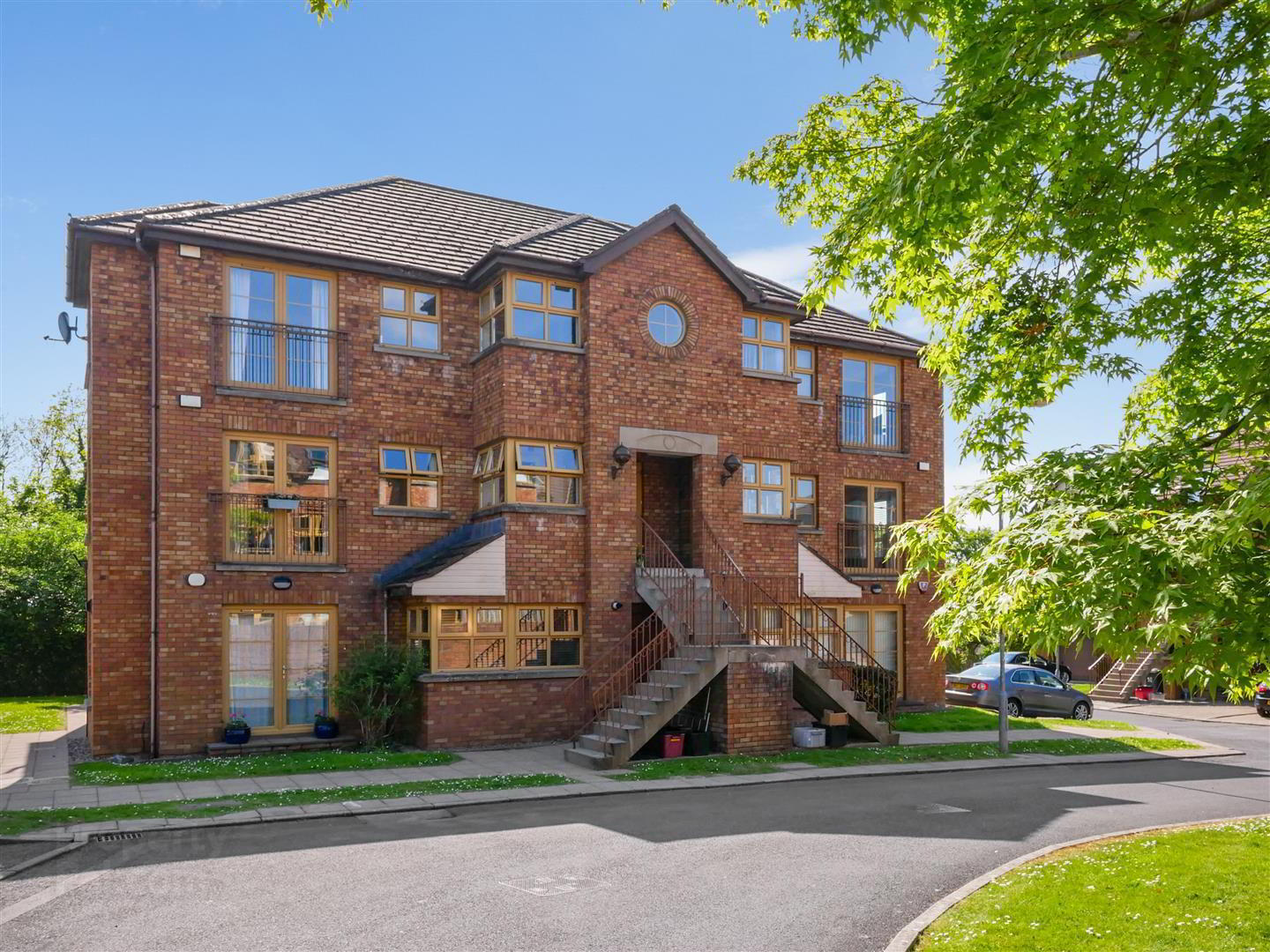 15 Forest Grove 1 of 18
