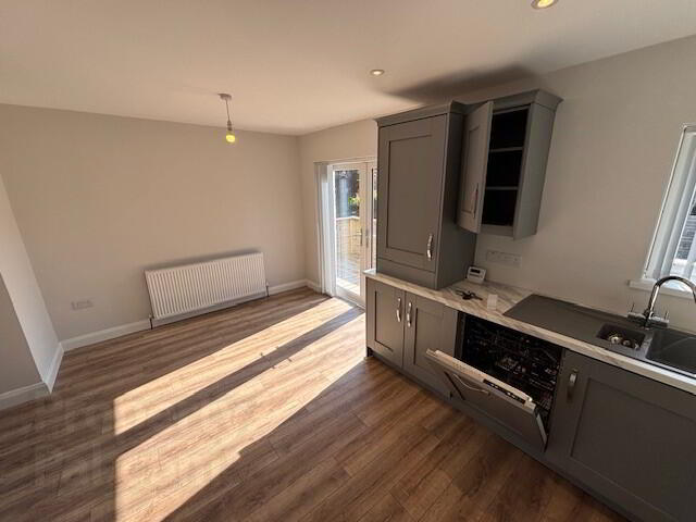 Short Term Let, 15 Church Road 11 of 37