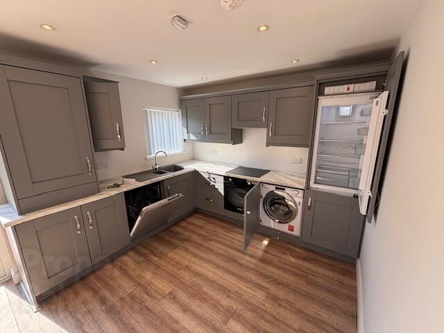 Short Term Let, 15 Church Road 12 of 37