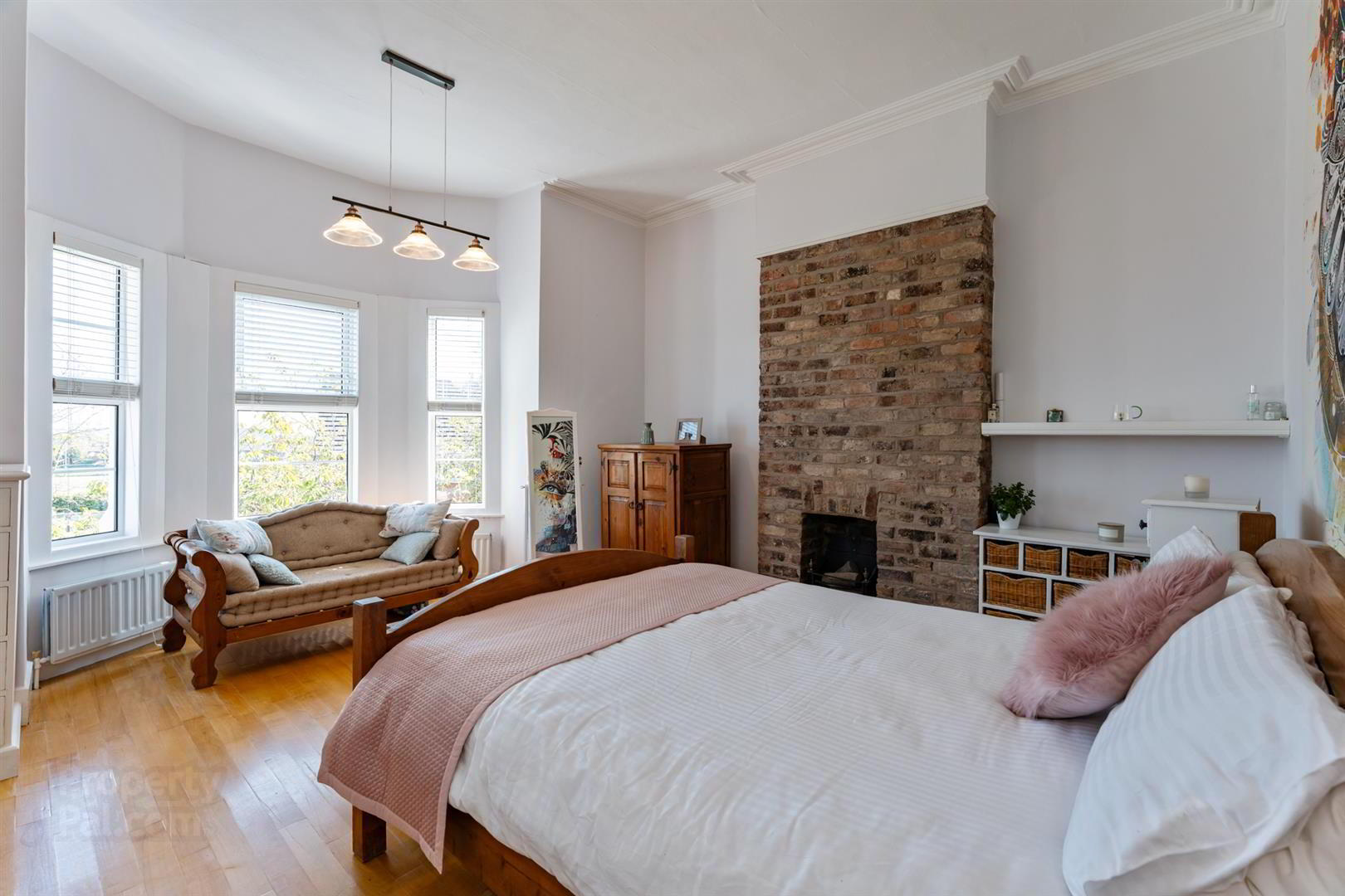 24 Woodburn Road 18 of 31