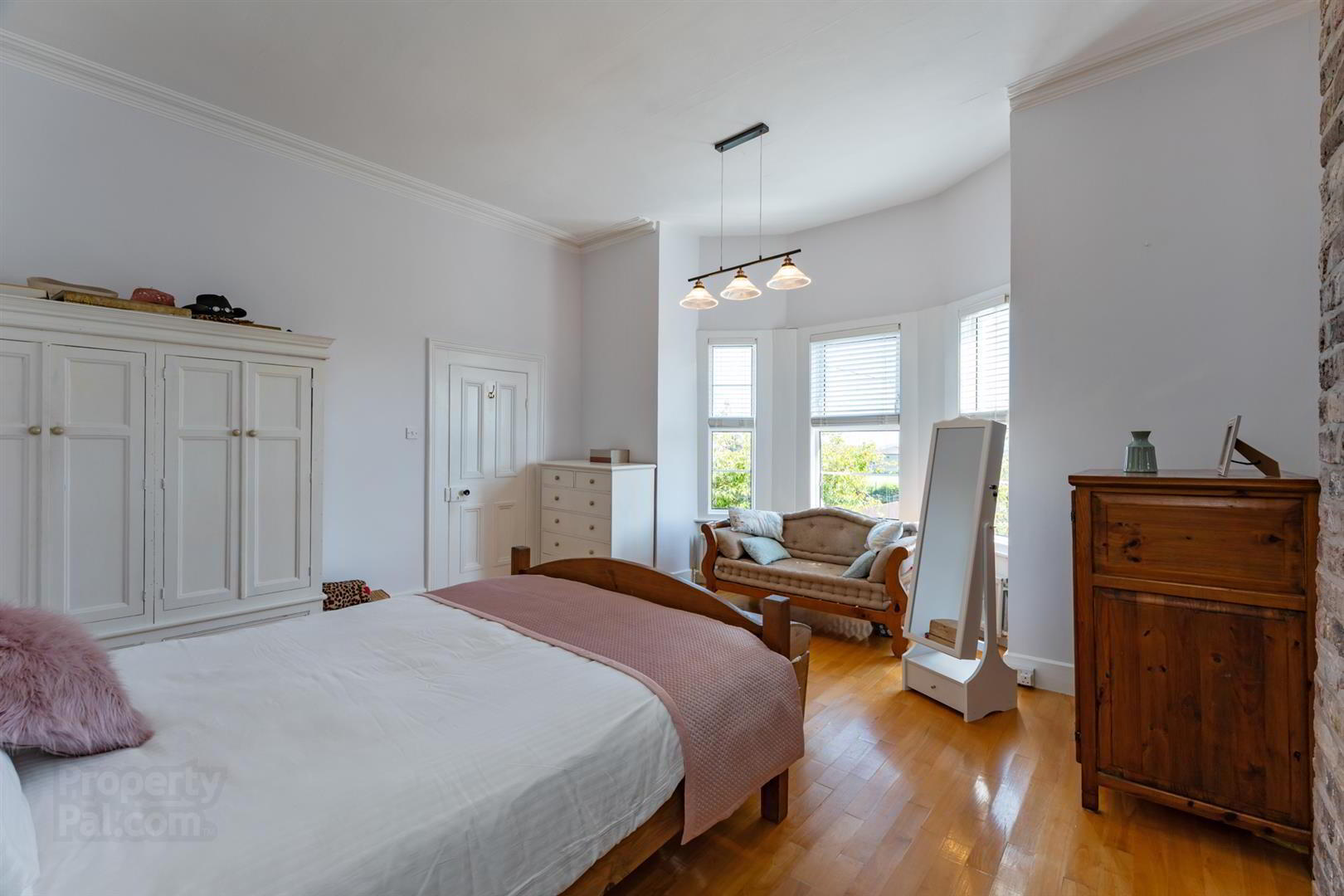 24 Woodburn Road 19 of 31