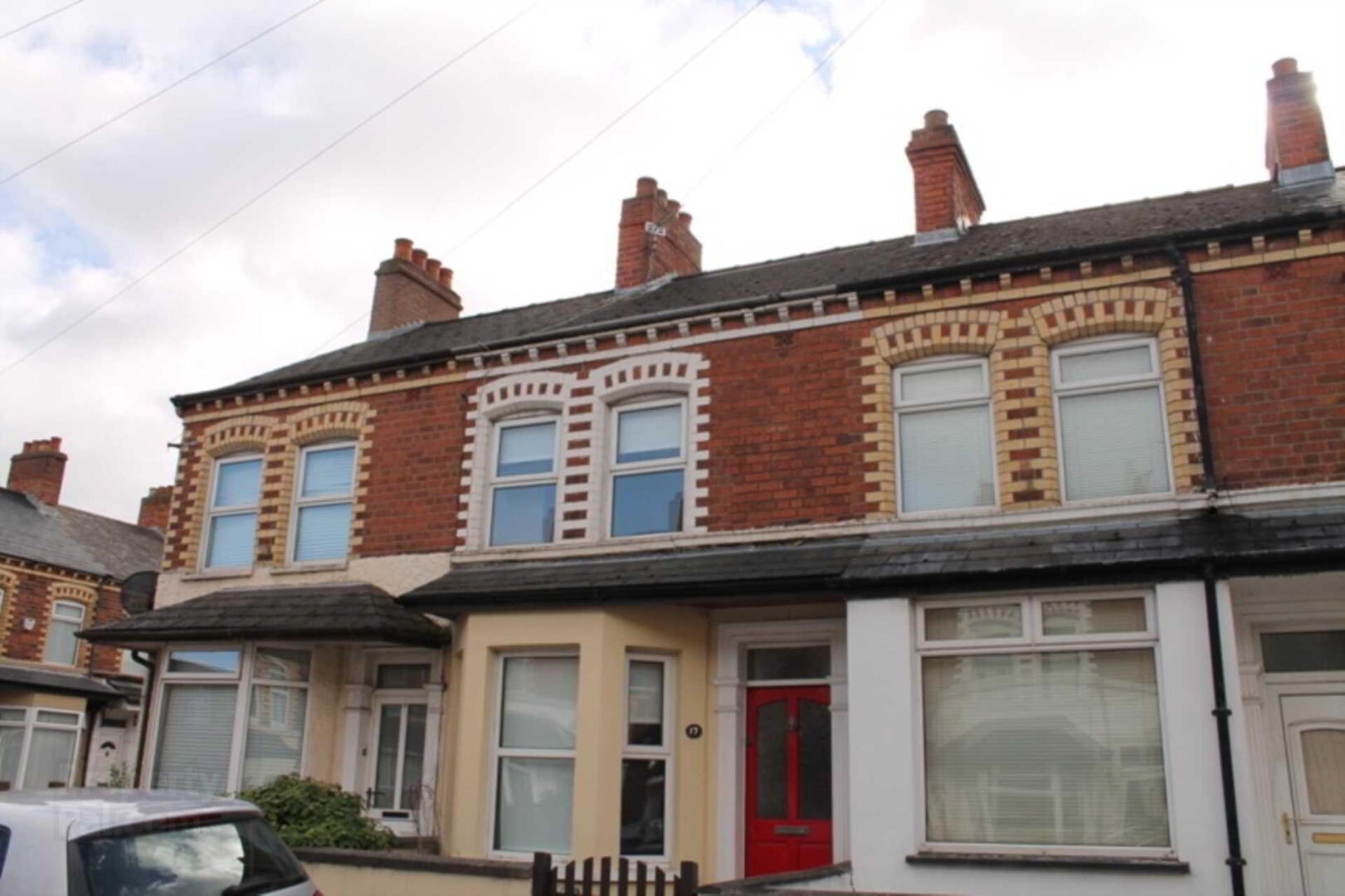 17 Willowfield Gardens 1 of 10