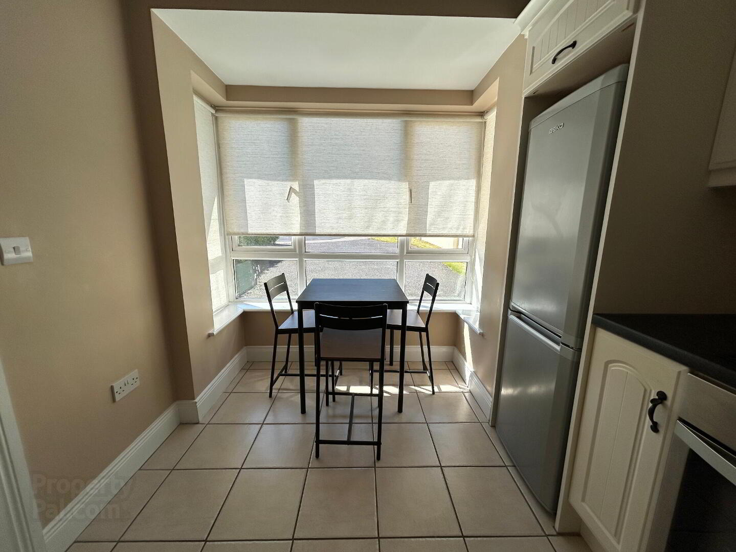 33 Roselawn 5 of 19