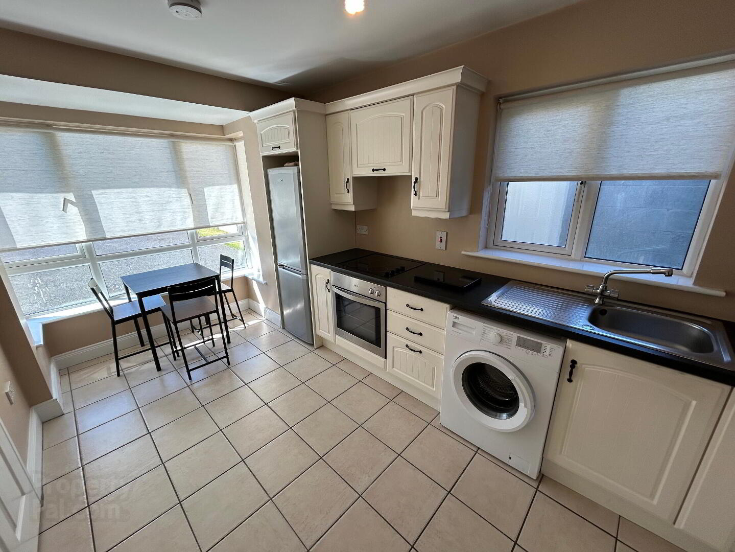 33 Roselawn 4 of 19