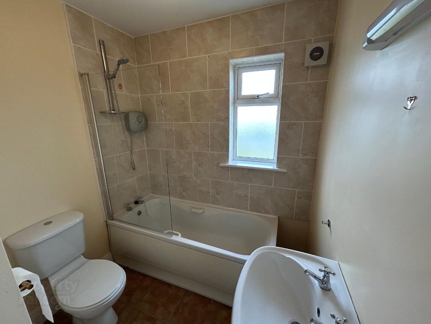 33 Roselawn 13 of 19