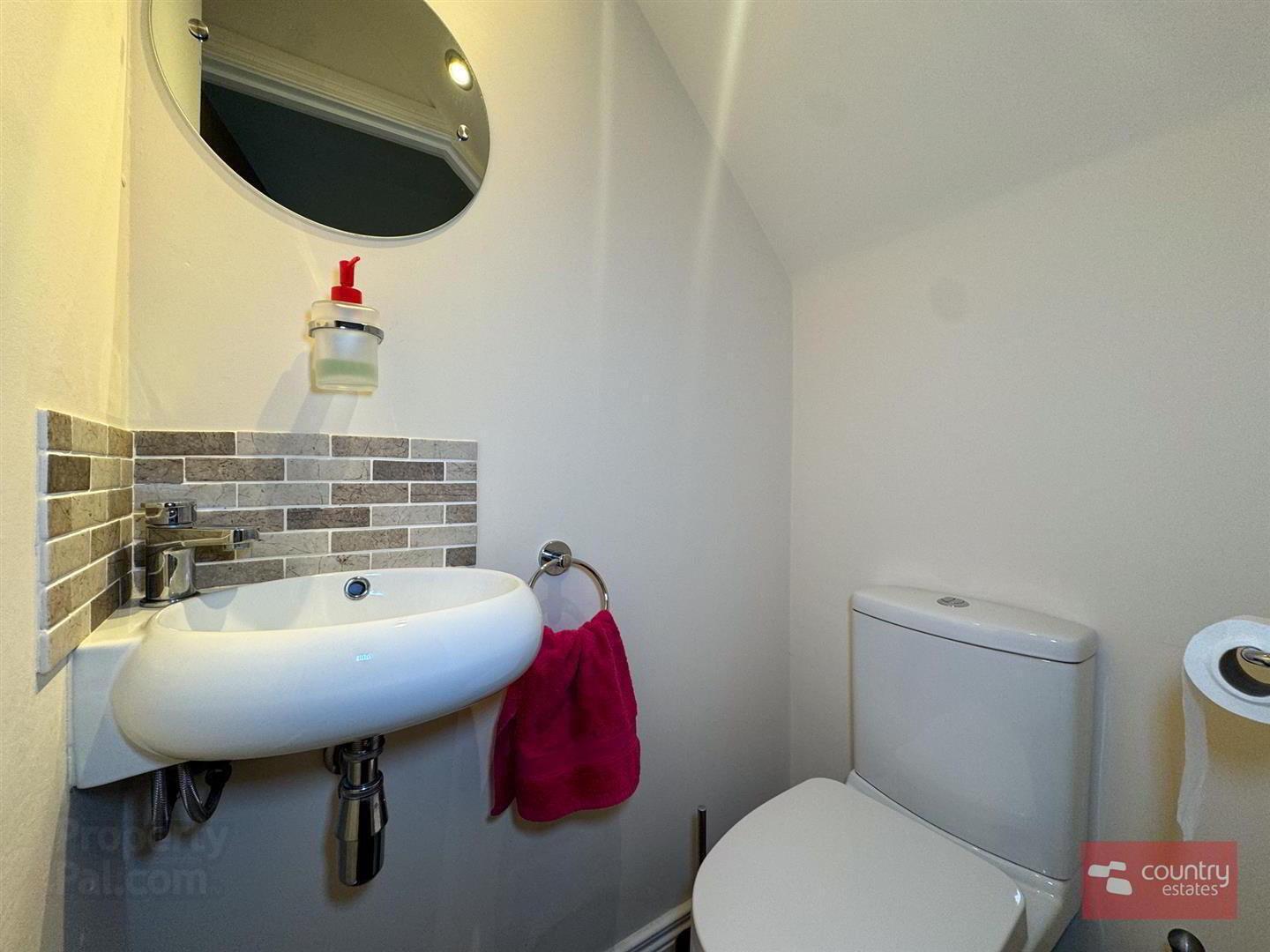 16 Huntingdale Way 6 of 25