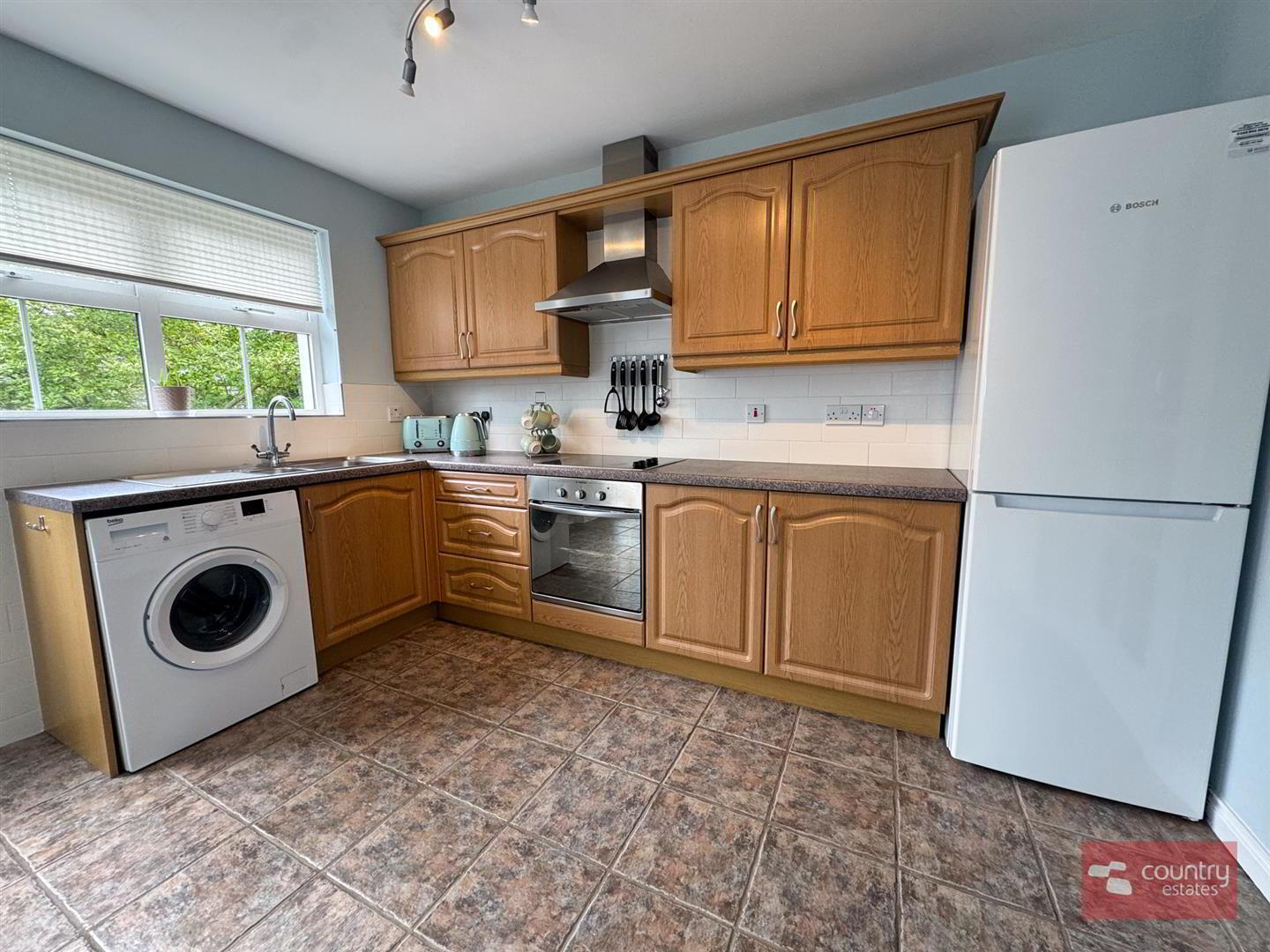 16 Huntingdale Way 8 of 25