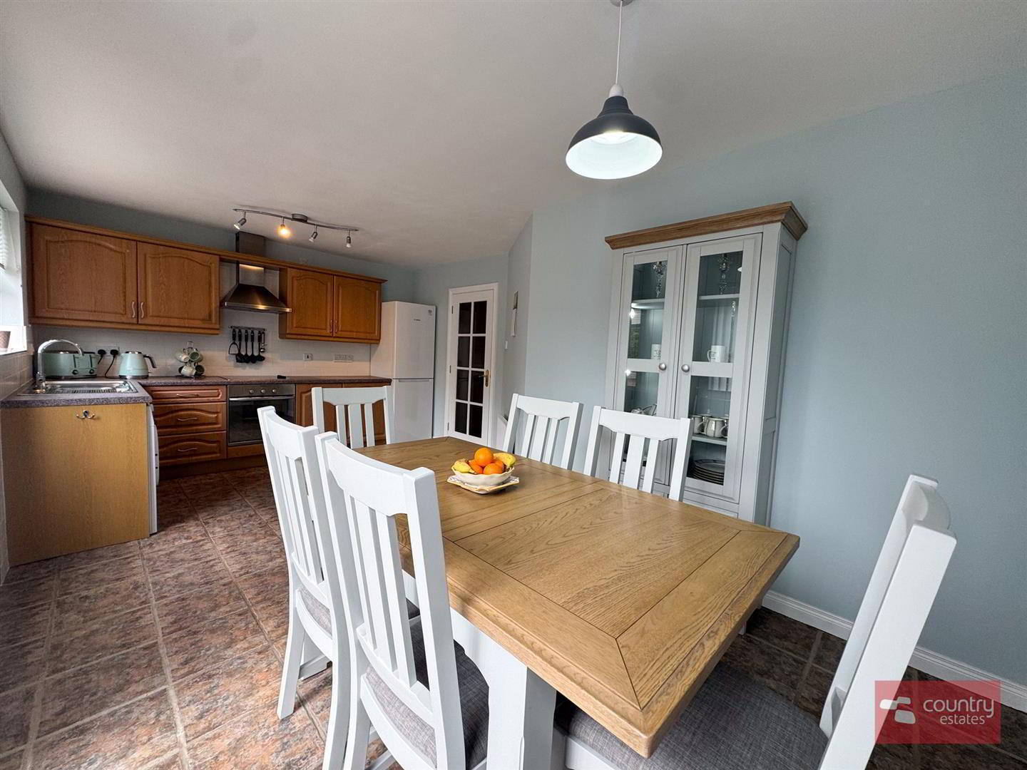 16 Huntingdale Way 11 of 25