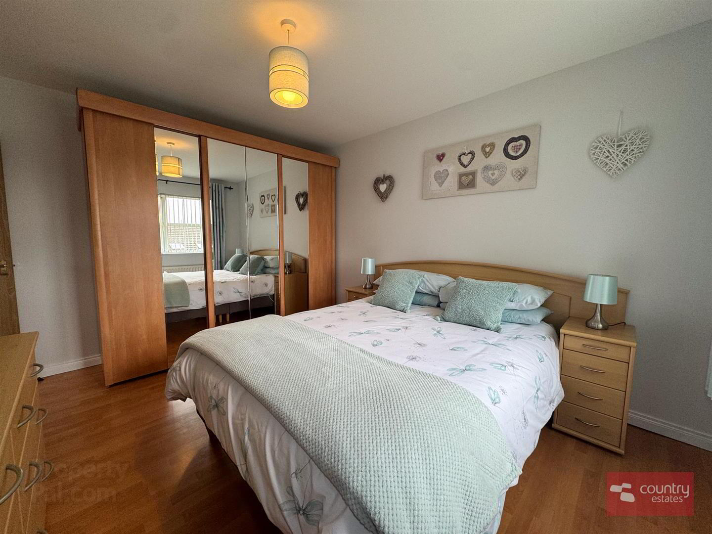 16 Huntingdale Way 13 of 25