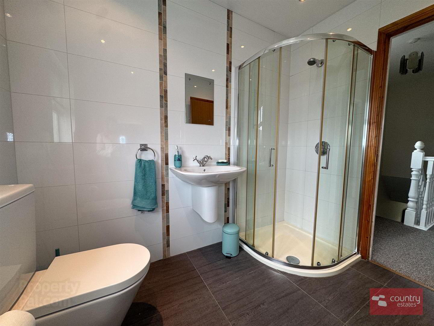 16 Huntingdale Way 21 of 25