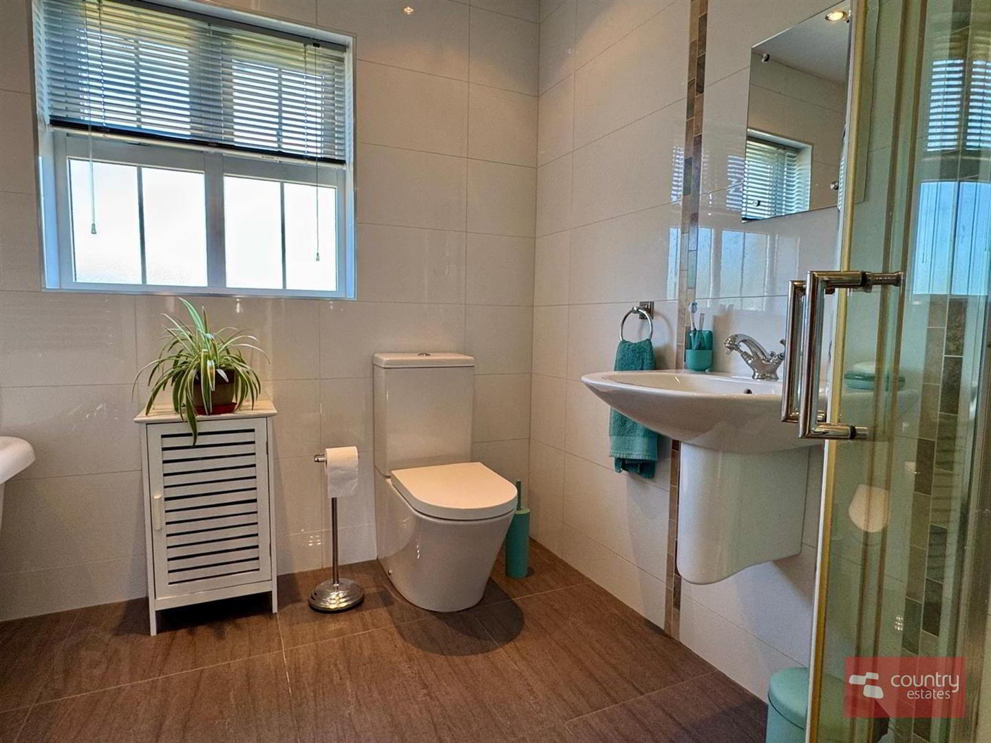 16 Huntingdale Way 21 of 27