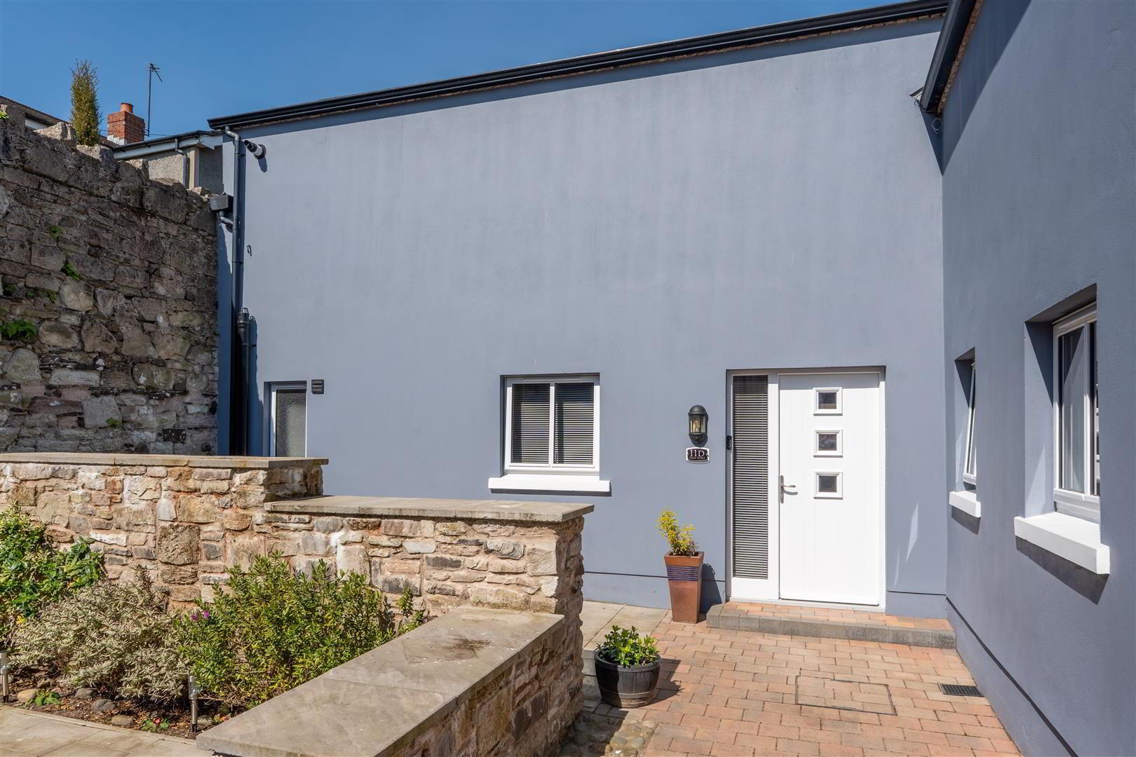 11d High Street 1 of 12