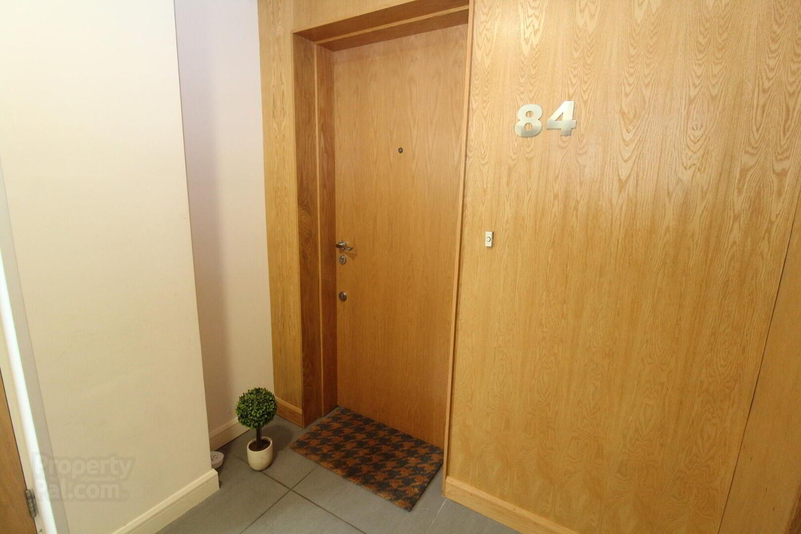 84 Castle Gate 3 of 9
