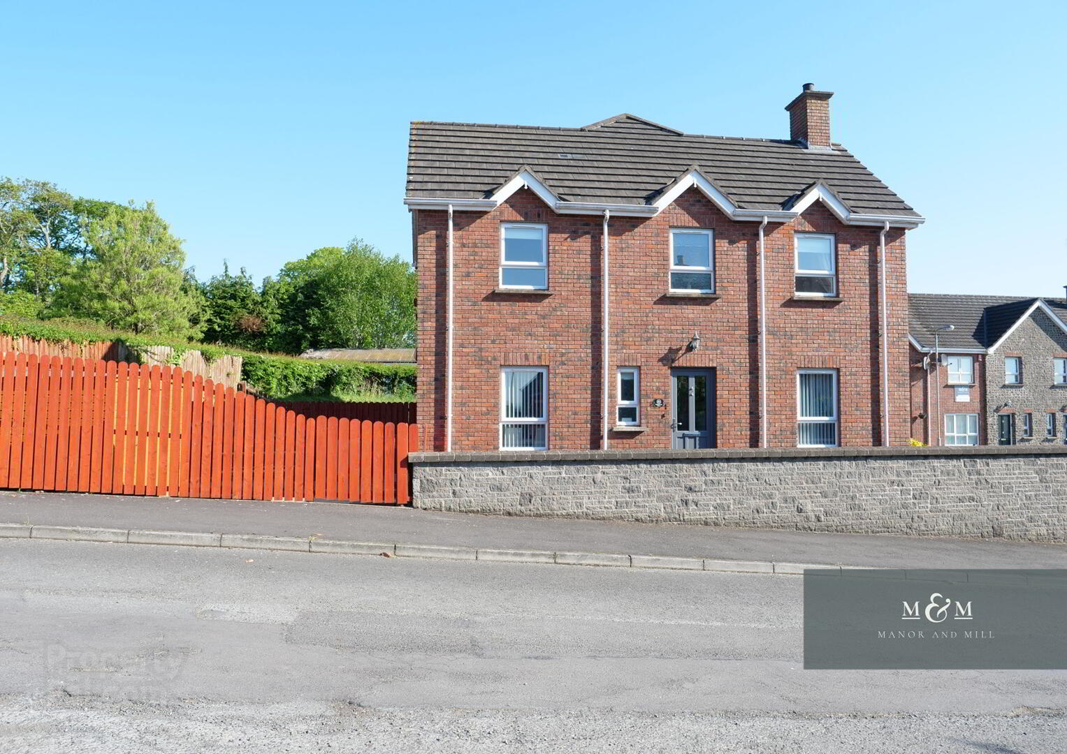 1 Fair Green Court 3 of 33