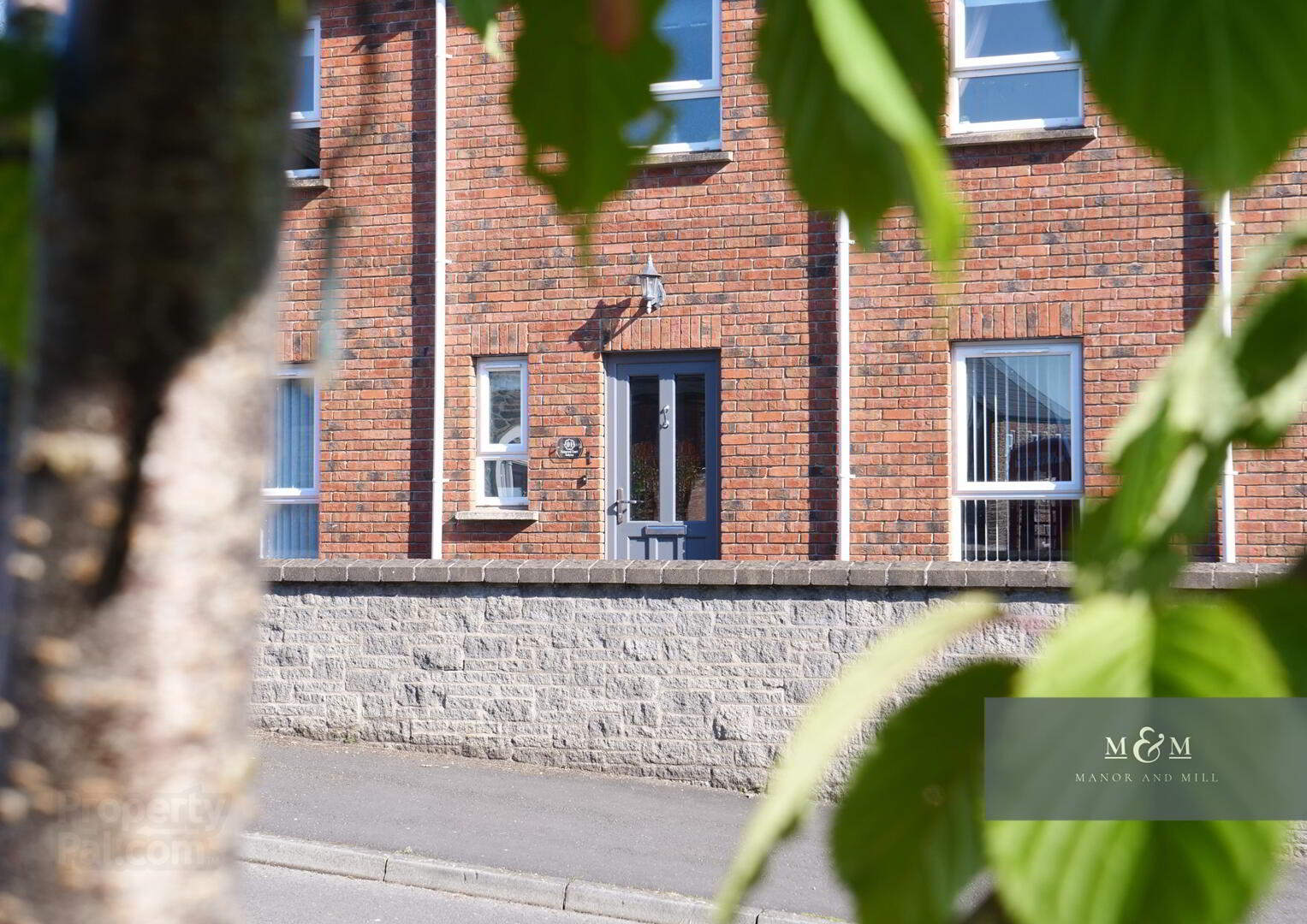 1 Fair Green Court 4 of 33