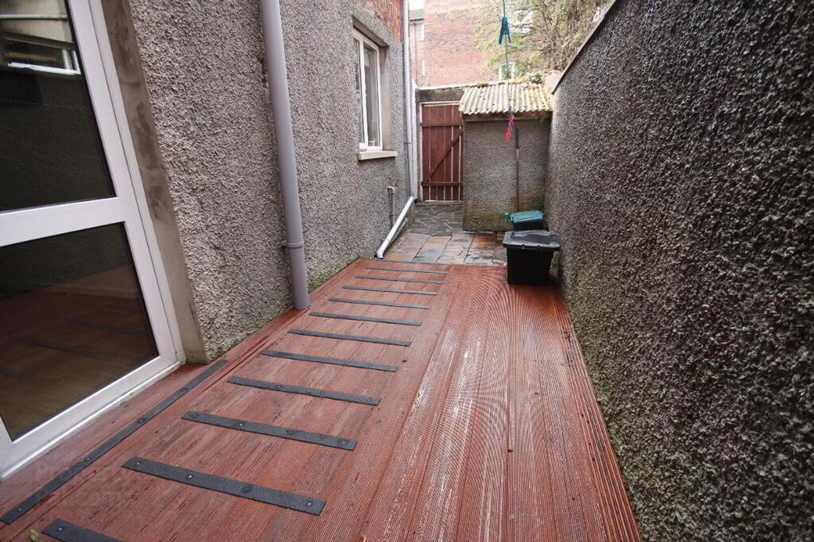 Rooms 1,2,3, 4,5,6. 7, 12 Malone Avenue 17 of 17
