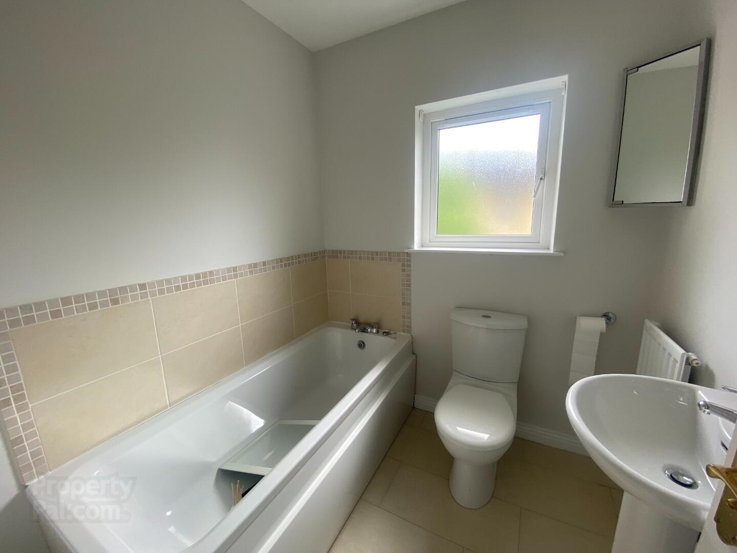 39 Strawhill Manor 6 of 7