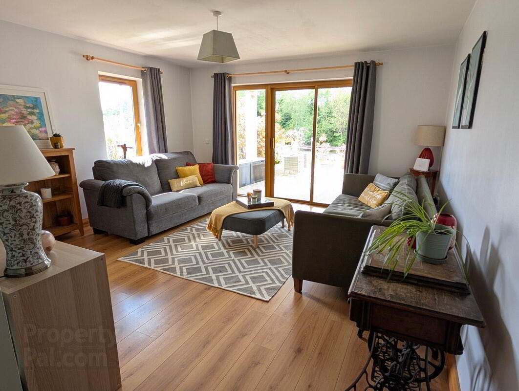 Apt. 1 The Oaks, Woodford Meadows 5 of 30