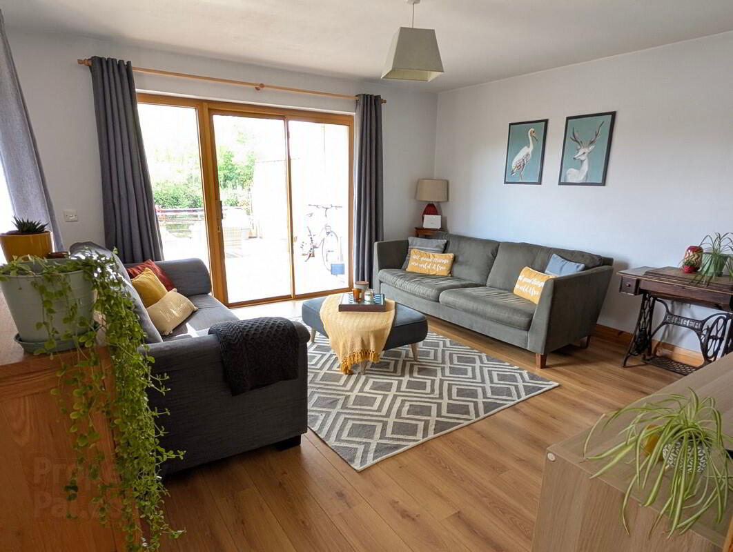 Apt. 1 The Oaks, Woodford Meadows 6 of 30