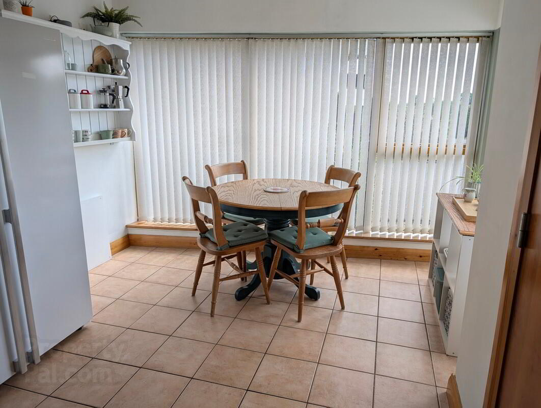 Apt. 1 The Oaks, Woodford Meadows 10 of 30