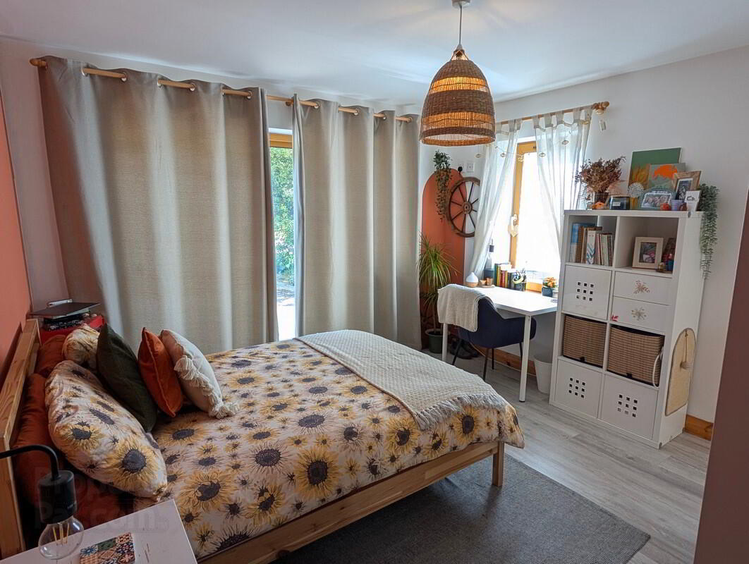 Apt. 1 The Oaks, Woodford Meadows 12 of 30