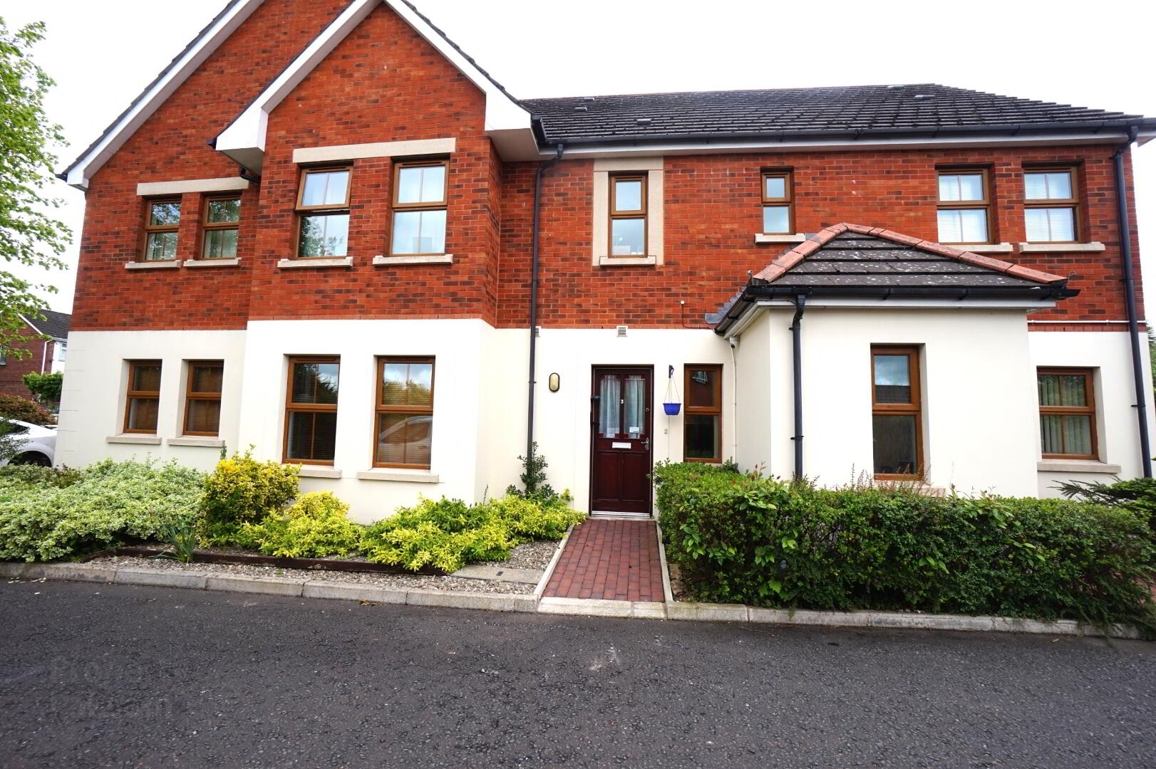 3 Burnbrae Mews 1 of 12
