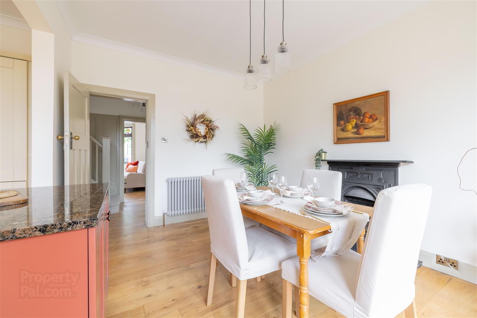 8 Ravensdene Crescent 8 of 28