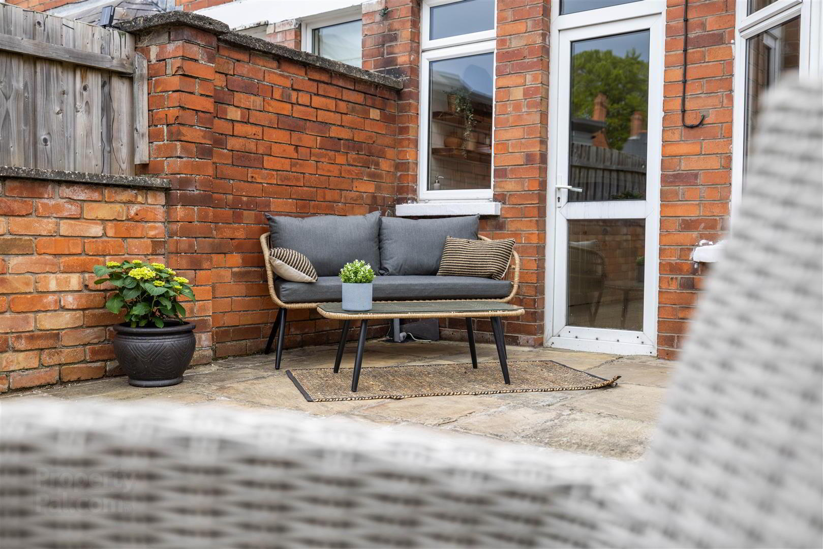 8 Ravensdene Crescent 27 of 28