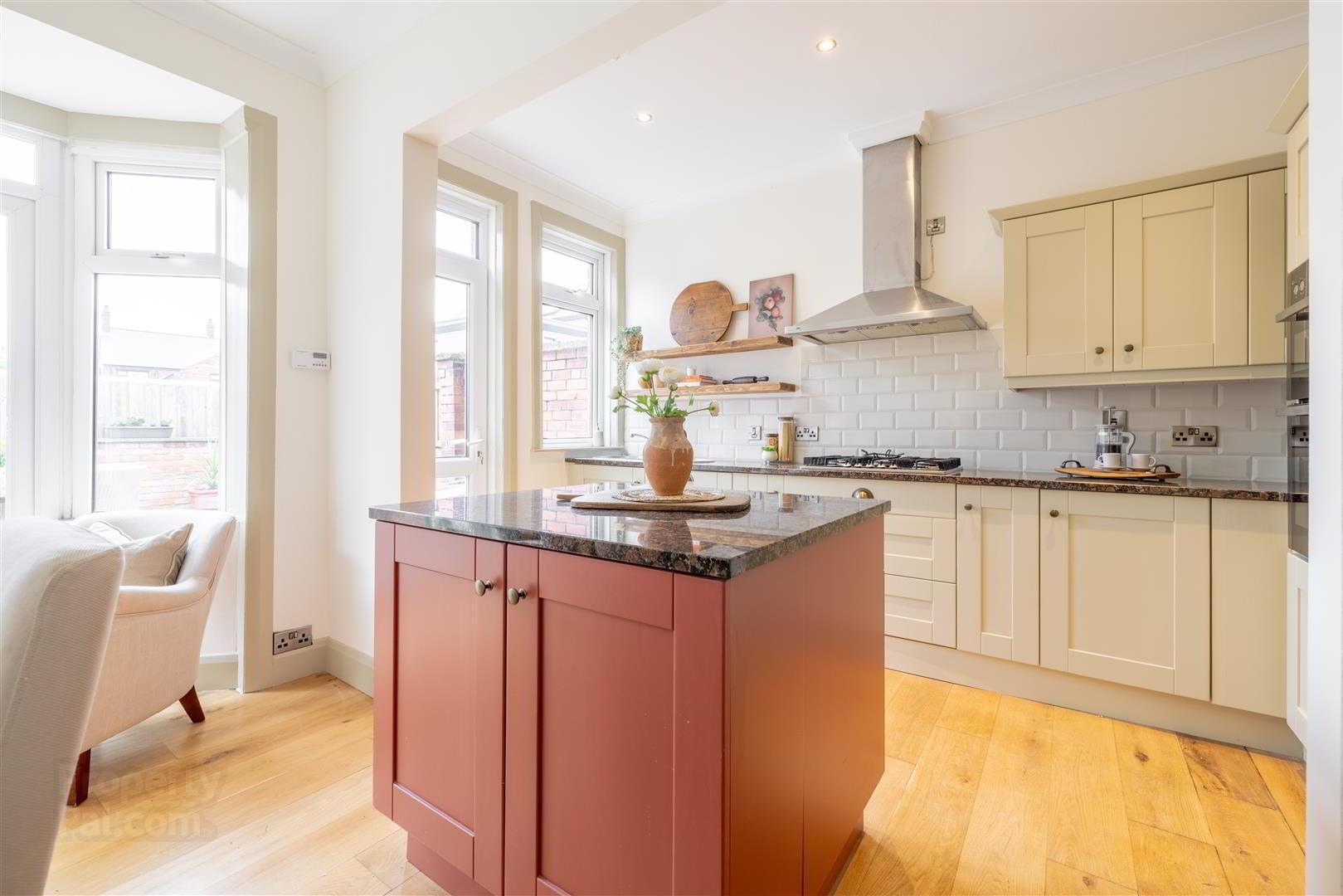 8 Ravensdene Crescent 9 of 28