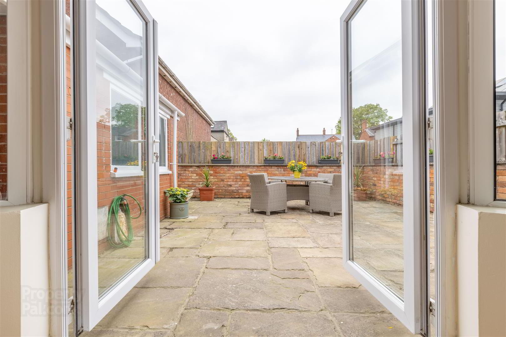 8 Ravensdene Crescent 12 of 28