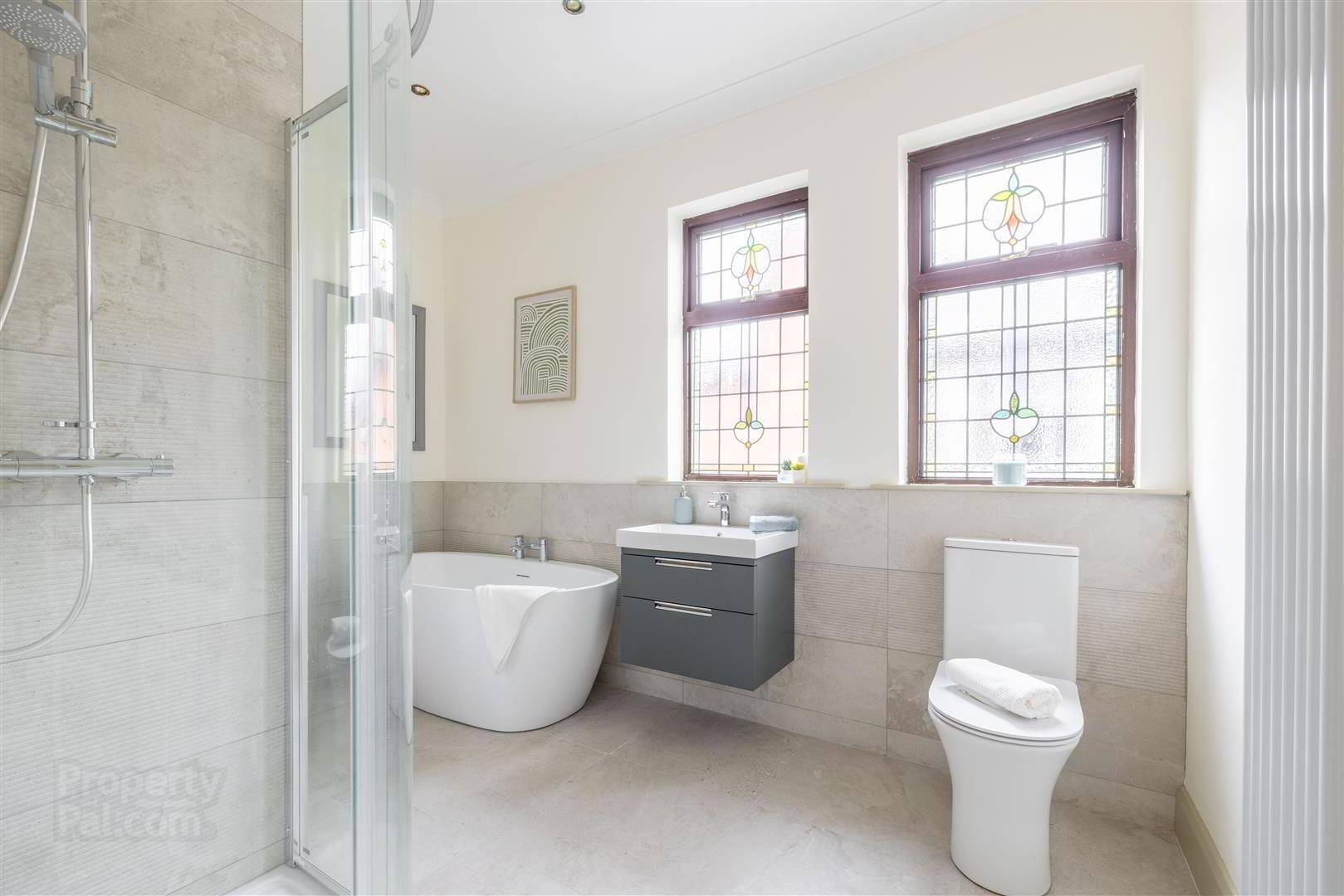 8 Ravensdene Crescent 21 of 28