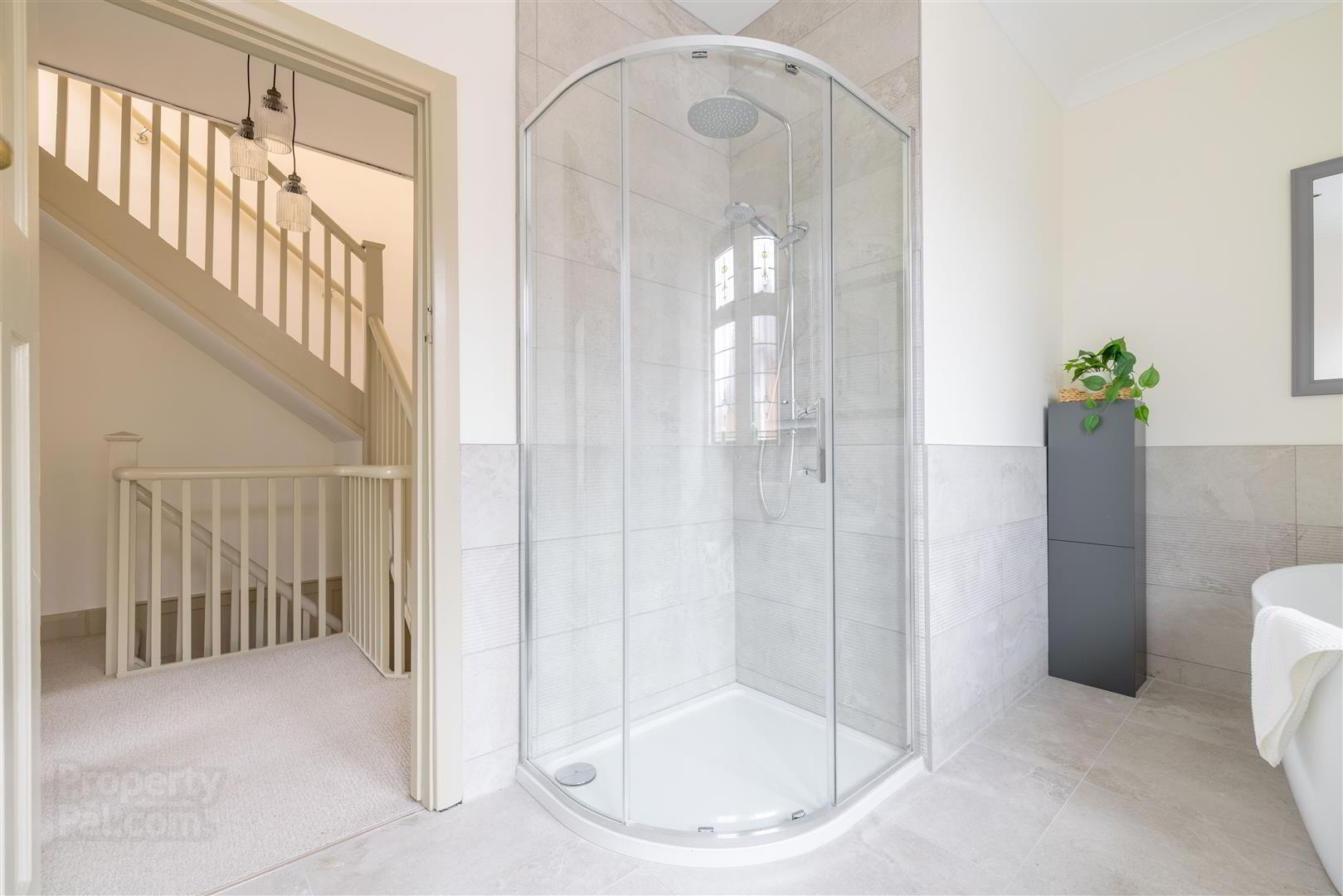 8 Ravensdene Crescent 23 of 28