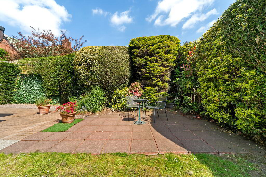10 Ascot Gardens 27 of 30