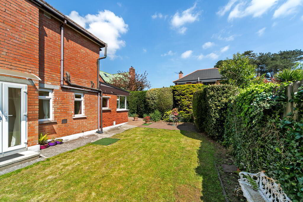 10 Ascot Gardens 26 of 30