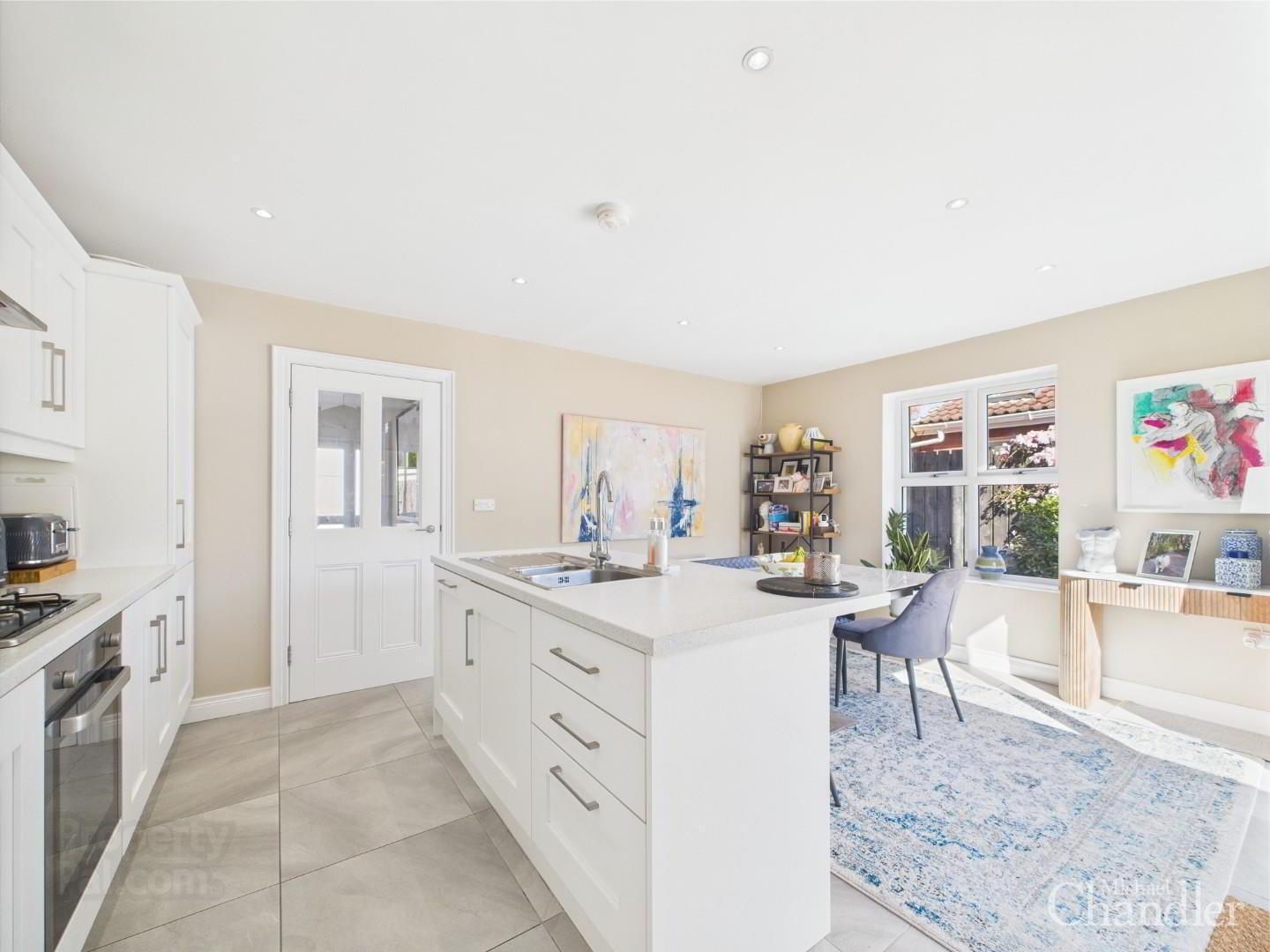 4a Woodbreda Crescent 6 of 17