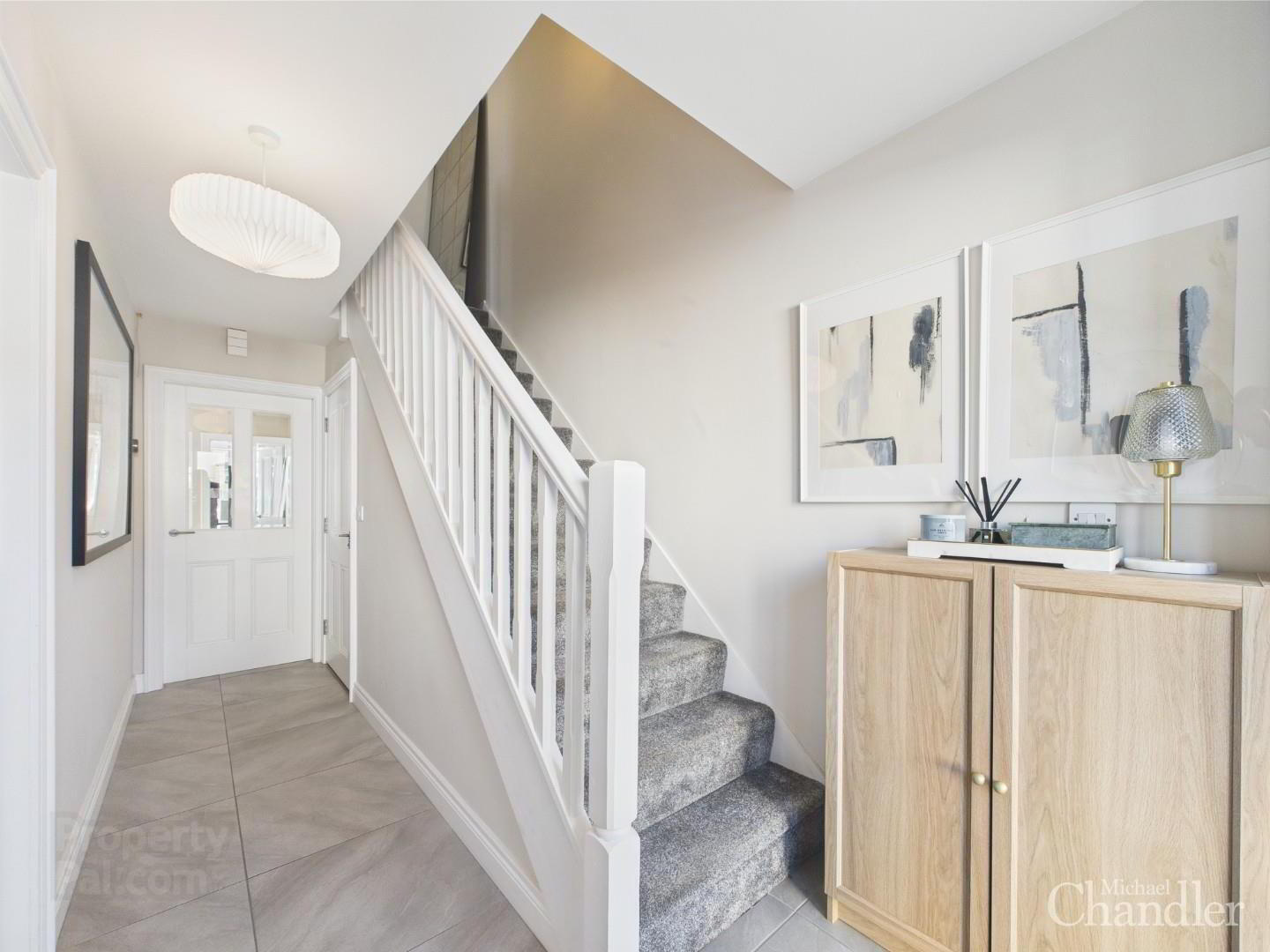 4a Woodbreda Crescent 2 of 17