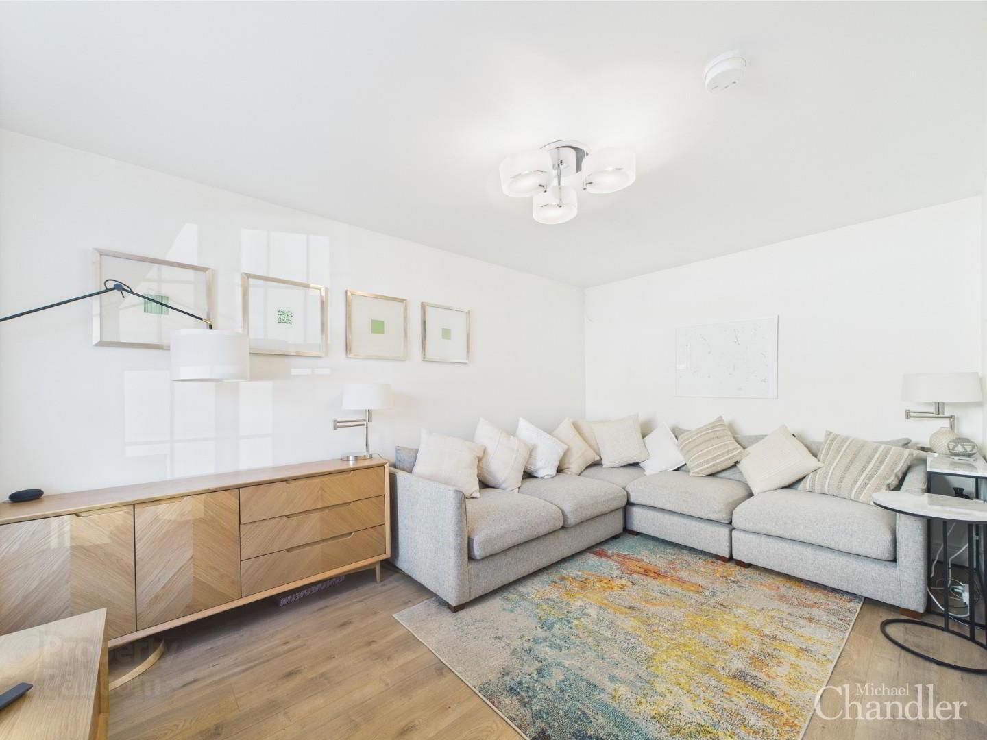 4a Woodbreda Crescent 3 of 17