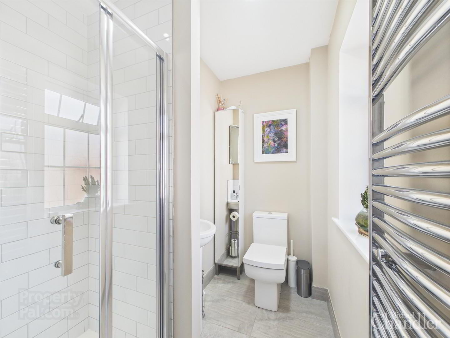 4a Woodbreda Crescent 11 of 17